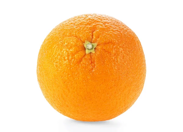 Reife Orange isoliert auf weißem Hintergrund — Stockfoto