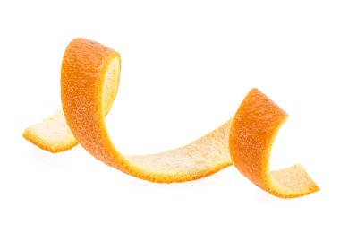 Tek portakal kabuğu beyaz arka planda izole edilmiş. C vitamini.