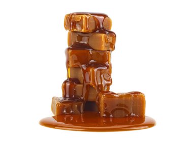 Karamel soslu tatlı karamel şekerler beyaz bir b 'ye izole edilmiş.