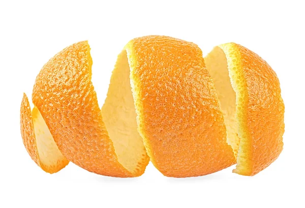 Cáscara de naranja aislada sobre fondo blanco, giro naranja . — Foto de Stock