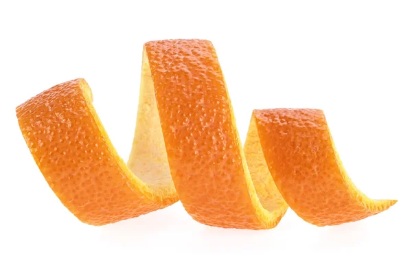 Свежая апельсиновая кожура на белом фоне. Спираль оранжевая — стоковое фото