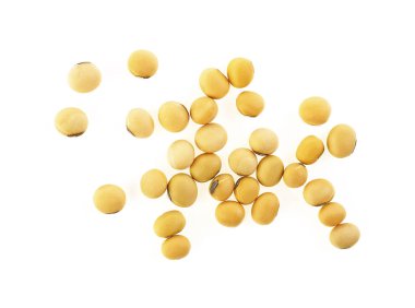 Soya tohumu beyaz bir arka planda izole edilmiş, üst manzara. Sağlıklı sebze yemeği..