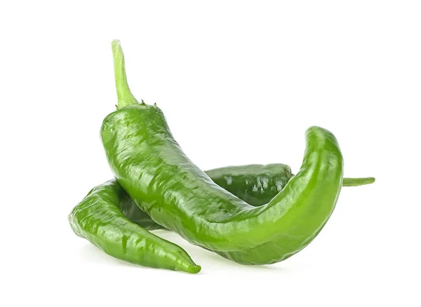 Groene Hete Chili Pepers Geïsoleerd Een Witte Achtergrond Pittige Hete — Stockfoto