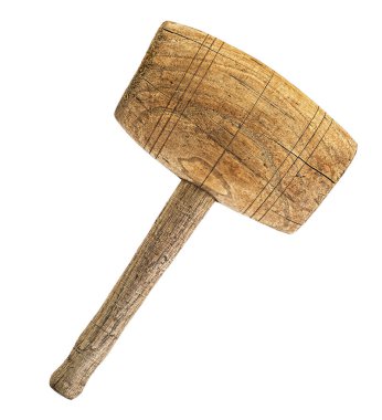 Beyaz arka planda izole edilmiş eski ahşap bir çekiç. Eski, ahşap çekiç. Klasik ahşap tokmak.