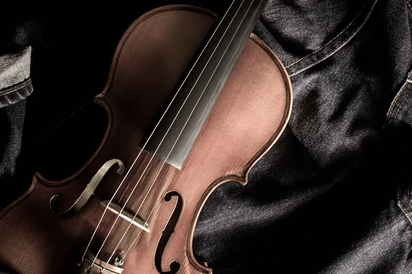 Violino su jeans di jeans — Foto Stock