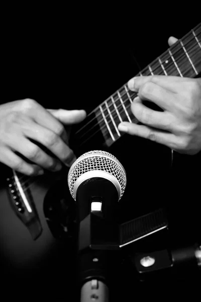 Musician hands playing & recording acoustic guitar — Stock Photo, Image