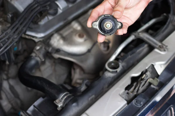 Open radiator cap for coolant level checking — Stock Photo, Image