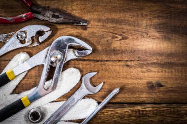 eski ve grunge el aletleri ahşap zemin, kopya alanı için ev yenileme arka plan ayarlamak