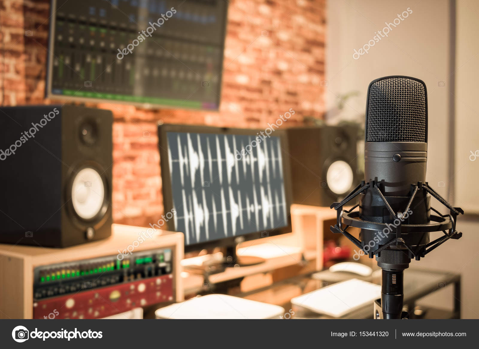 Microphone À Condensateur En Studio D'enregistrement Sonore Et D