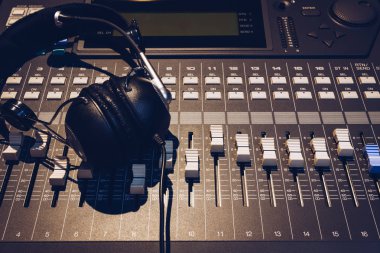 kulaklık ses mikseri, müzik arka plan üzerinde