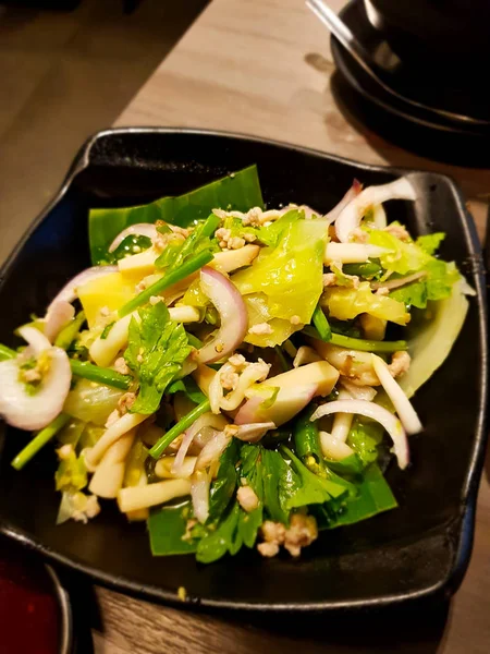 Ensalada de champiñones picante tailandés — Foto de Stock