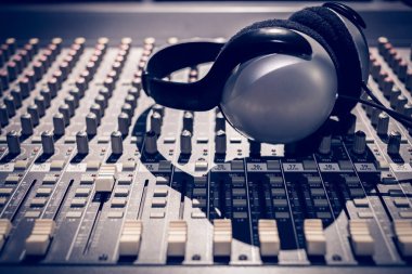 kulaklık ses mikseri, müzik arka plan üzerinde