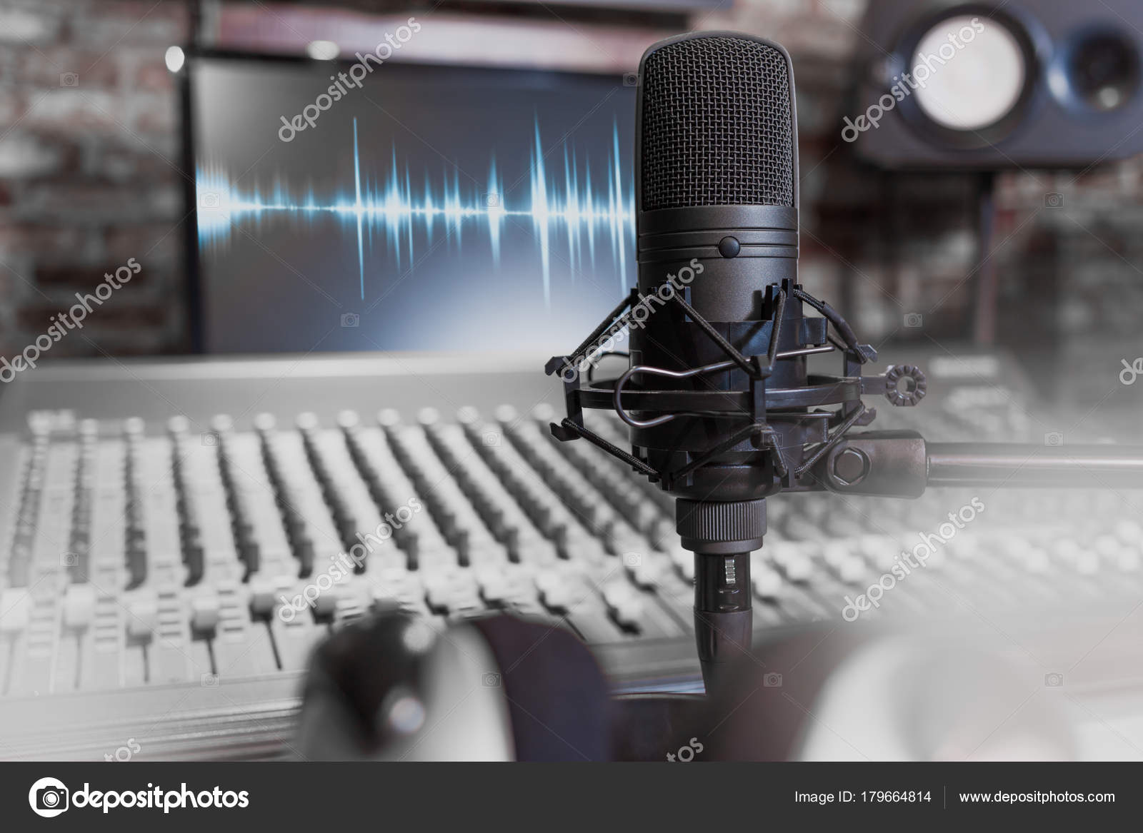 Condenser Microphone Recording Studio Background Music Singing Recording Concept Stock Photo C Princeoflove 179664814