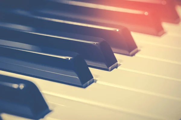 バック グラウンド ミュージックは ピアノの鍵盤 — ストック写真