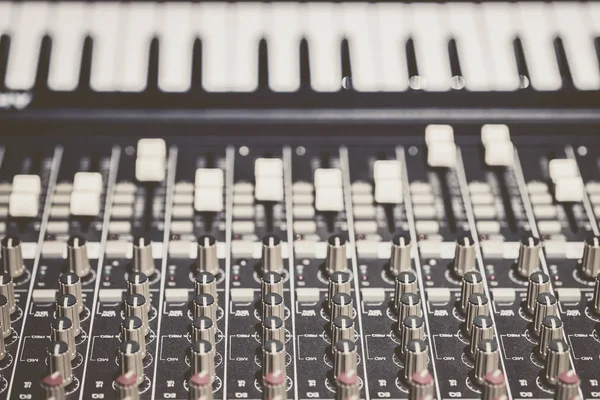 Mixer Som Teclas Piano — Fotografia de Stock