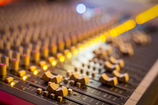Cerrar Consola Mezcla Audio Fondo Musical Grabación Concepto Radiodifusión — Foto de Stock