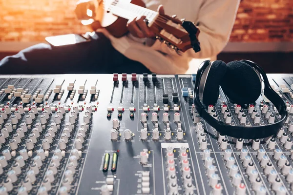 Male Guitarist Playing Acoustic Guitar Recording Studio — Stock Photo, Image