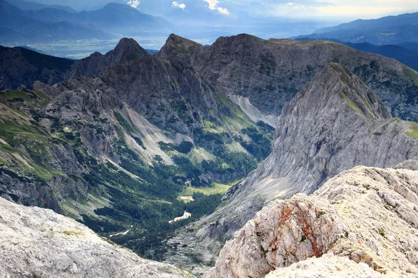 Вело поле, Долина Velska та Водників хатини, Юлійські Альпи — стокове фото