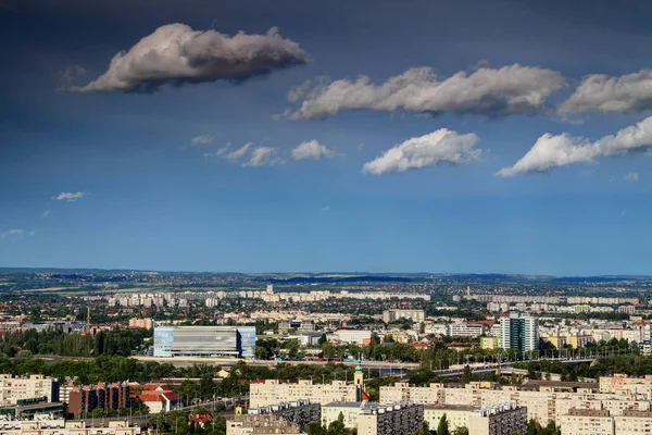 Budapest Norte con Danubio Arena y edificios de gran altura — Foto de Stock