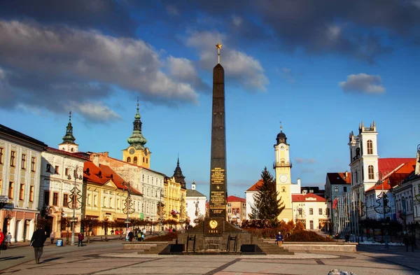 Monumento a la guerra soviética en la plaza principal Banska Bystrica Eslovaquia —  Fotos de Stock