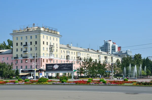 Barnaul, Rússia, 17 de agosto de 2016. O cruzamento da Avenida Lenin com a rua Shevchenko em Barnaul — Fotografia de Stock