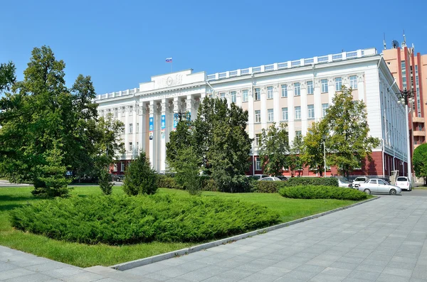 Barnaul, Rússia, 17 de agosto de 2016.Ninguém, Altai State University in Barnaul in sunny day — Fotografia de Stock