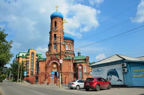 Барнаул, Россия, 17 августа 2016 г. Свято - Никольская церковь в Барнауле летом, Россия — стоковое фото