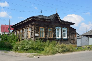 Barnaul, Rusya, Ağustos, 17, 2016. Barnaul Polzunov sokak yaz aylarında eski ev