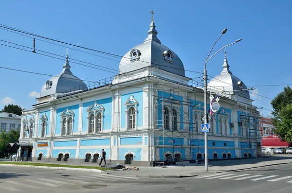 Barnaul, Rusko, 17 srpna 2016. Budova bývalé školy duchovní Barnaul, památkou architektury — Stock fotografie