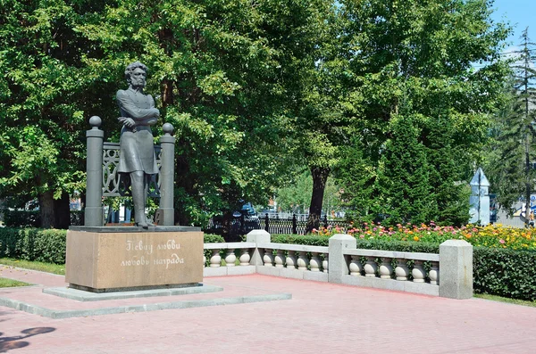 Barnaul, Rússia, 17 de agosto de 2016. Ninguém, O monumento a Alexander Pushkin em Barnaul — Fotografia de Stock