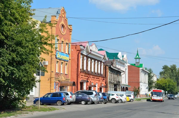 Барнаул, Россия, 17 августа 2016.Cars are on the Pushkin street — стоковое фото