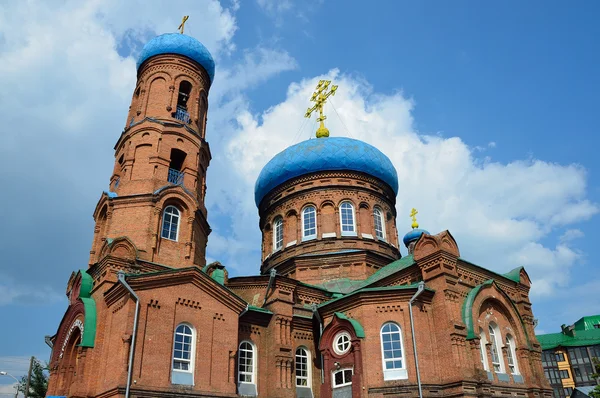 Свято - Никольская церковь в Барнауле летом, Россия — стоковое фото