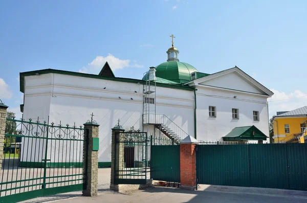 Barnaul, l'ancienne église du Saint-Hiérarque Dimitriy Rostovskiy sur la place du Spartak — Photo