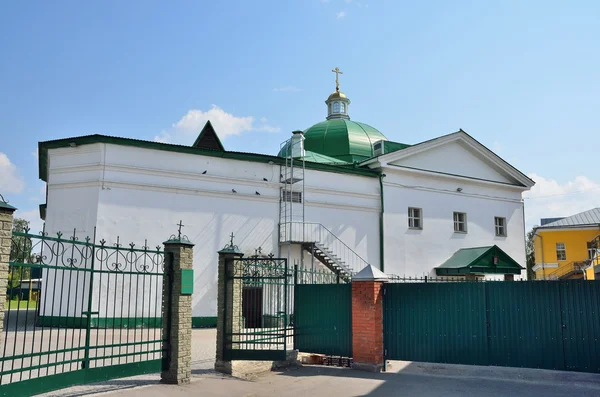 Barnaul, a antiga Igreja do Santo Hierarca Dimitriy Rostovskiy na praça de Spartak — Fotografia de Stock