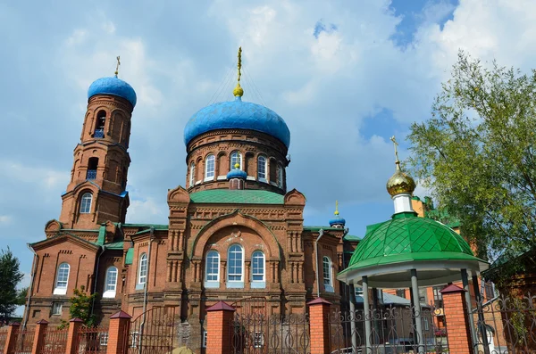 Свято - Никольская церковь в Барнауле летом, Россия — стоковое фото