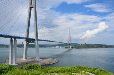 Vladivostok, Rusya Federasyonu, askılı köprüye Rus Adası