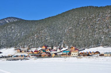 Baykal, kışın Bolshoe Goloustnoe Köyü