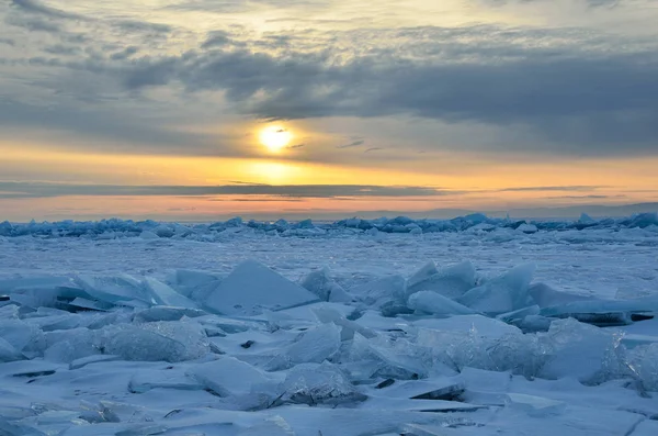 Rusia Lago Baikal Hummocas Hielo Amanecer —  Fotos de Stock