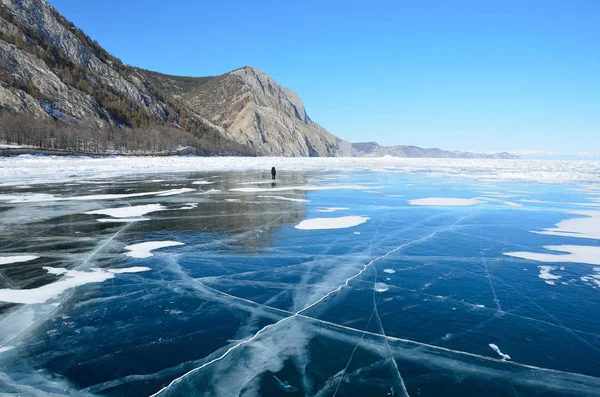 Despejar Hielo Baikal Marcha Cerca Del Pueblo Uzury Isla Olkhon — Foto de Stock