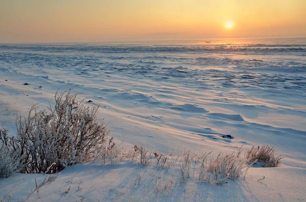 Rusland Baikal Lake Hummocks Van Het Ijs Bij Zonsopgang — Stockfoto