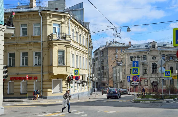 Moscow, Russia, April, 15, 2017. Lyalina (Lyalin) square in the spring — Stock Photo, Image