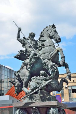 Moskova, Rusya, Moskova Leningrad istasyonunun binasında St. George için 19 Mayıs, 2017.Monument