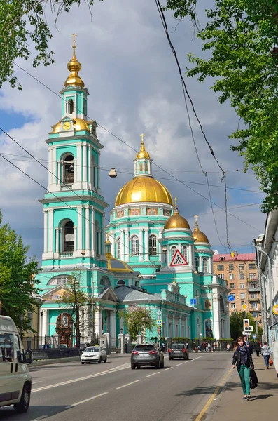 Moskva Rusko Května 2017 Lidí Kteří Jdou Poblíž Katedrála Zjevení — Stock fotografie