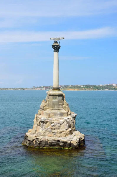 Sebastopol, Crimea, mayo, 08, 2017. Nadie, monumento a los buques de guerra en Sebastopol — Foto de Stock