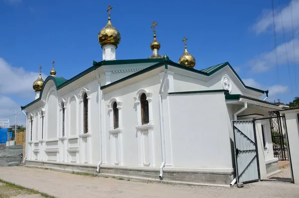 Crimea, Sebastopol. La Iglesia de San Teodosio de Chernígov en la calle Portovaya, 19 A — Foto de Stock