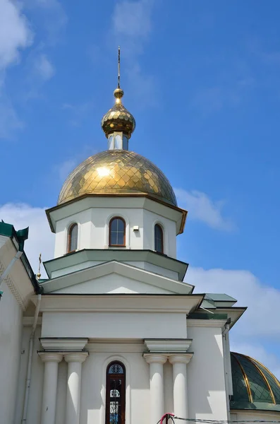Crimea, Sevastopol. A templom Szent Theodosius Chernigov, az utcai Portovaya, 19 A a a — Stock Fotó