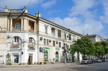 Sevastopol, Kırım'da, 08 Mayıs 2017. Bolshaya Morskaya street, ev Sevastopol bahar 35