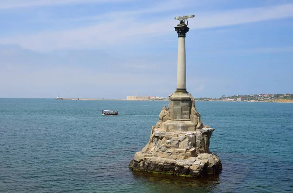 Севастополь, Крым, 08 мая 2017 года. Никто, памятник растерзанным кораблям в Севастополе — стоковое фото