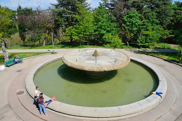 Sewastopol Krim Mai 2017 Menschen Ruhen Park Auf Dem Historischen — Stockfoto