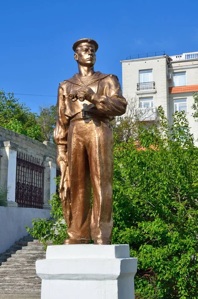 Sebastopol Crimea Mayo 2017 Escultura Marinero Cine Victoria — Foto de Stock